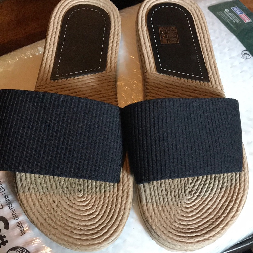 Sandles New never worn size 9 Black